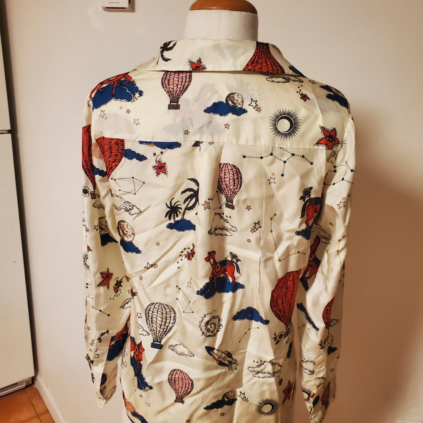Women's Long Sleeve Button-Up Shirt - Hot Air Balloon Print - photo 3