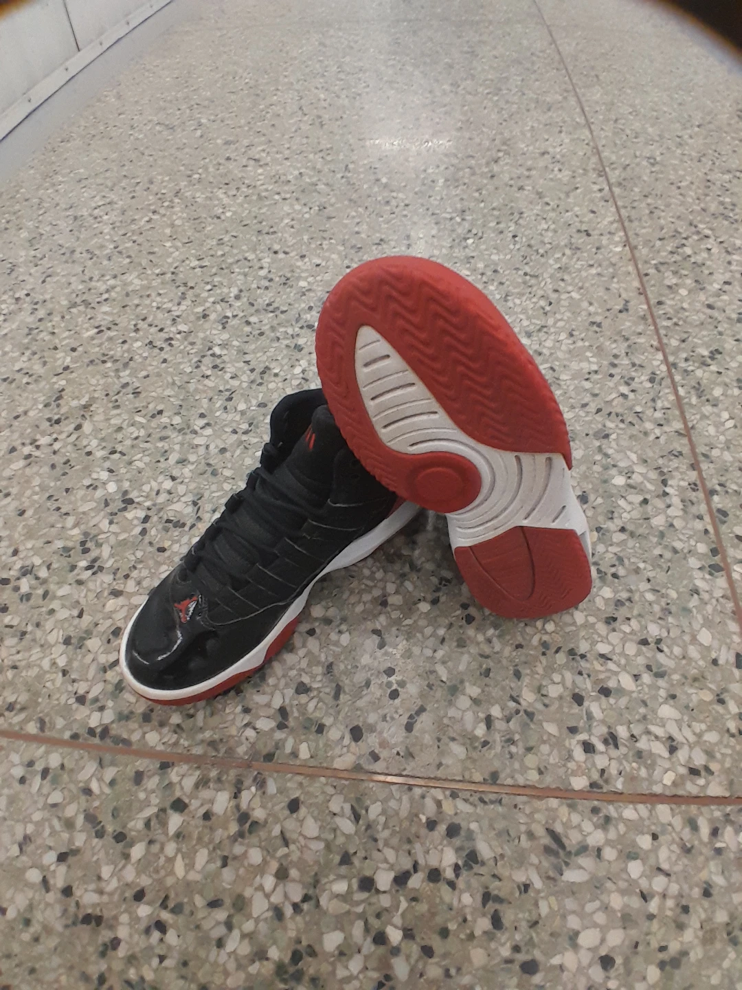 Jordan 11 Retro Basketball Shoes Teens/Boys Size 5 - photo 2