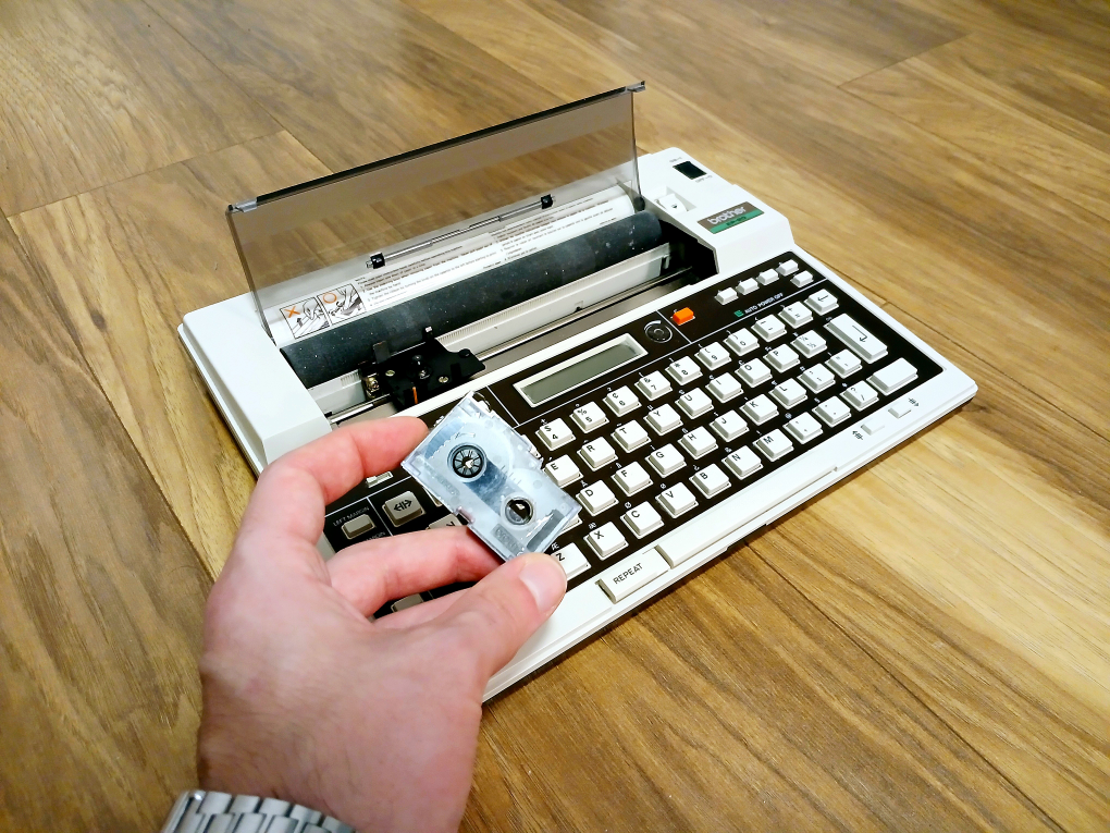 1983 Vintage Brother EP-20 Electronic Portable Typewriter WORKS - photo 4