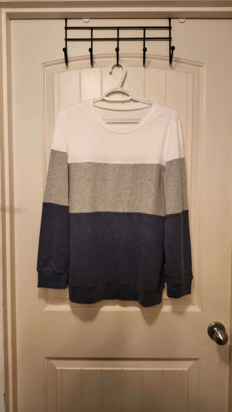 Colour-blocked long-sleeve sweater