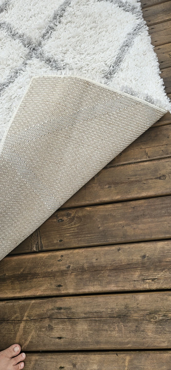 Carole Area Rug - White/Grey Diamond Pattern - photo 4