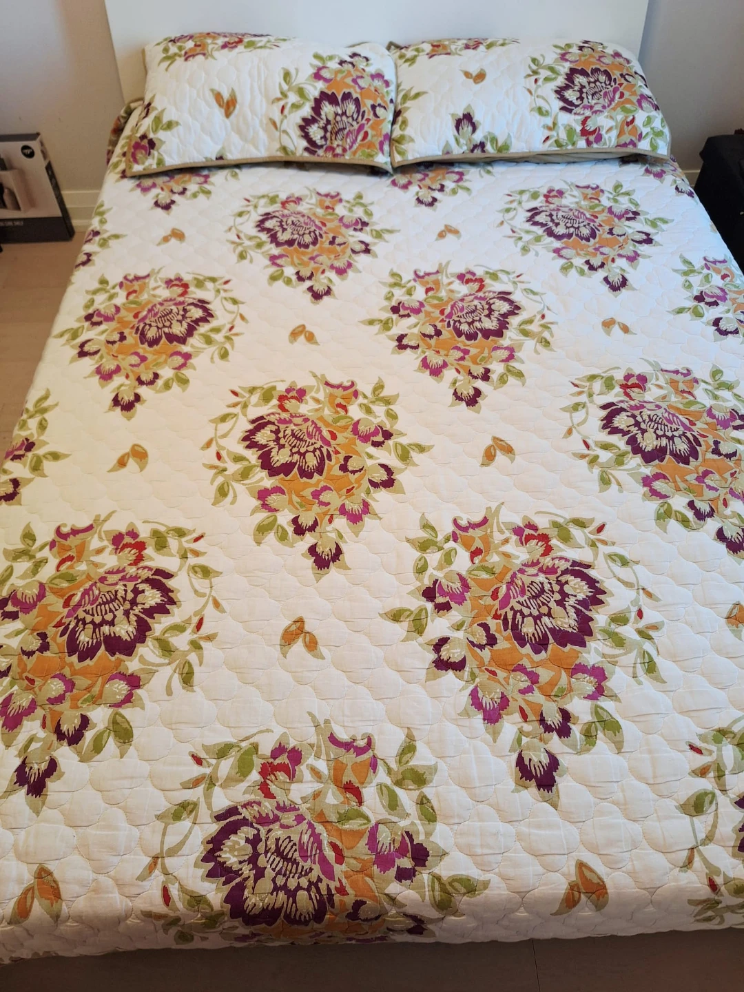 Floral Quilt and Pillow Shams - photo 2
