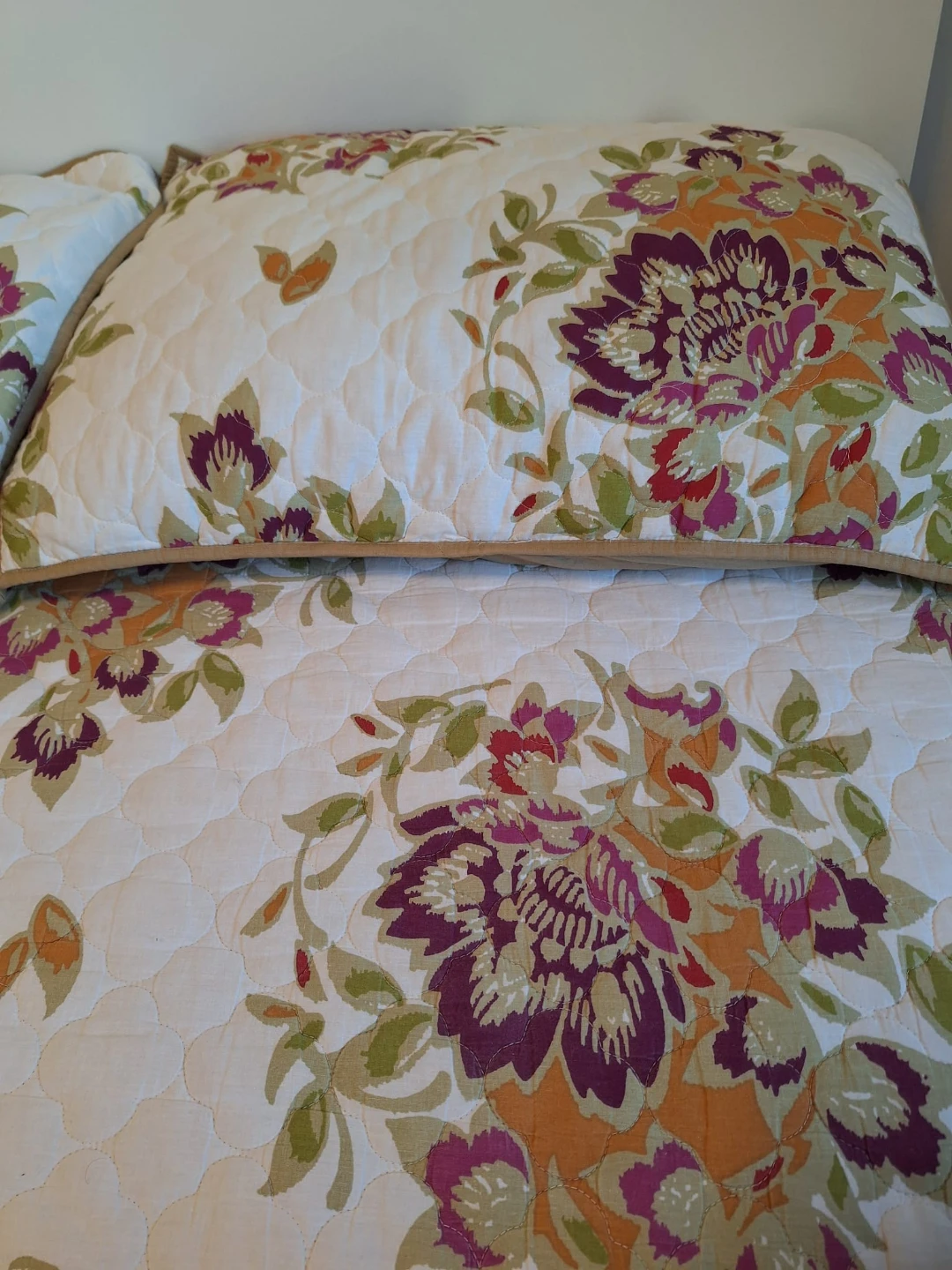 Floral Quilt and Pillow Shams - photo 4