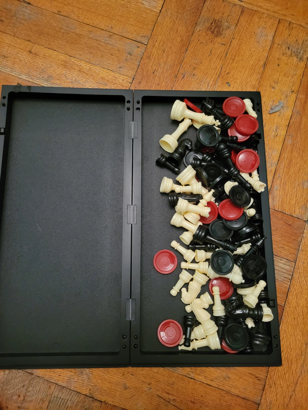 Folding Magnetic Chess Set - photo 3