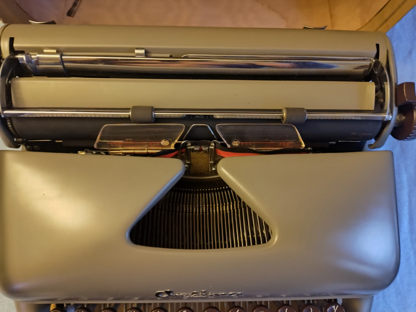 Optima Portable Typewriter with Case - photo 3