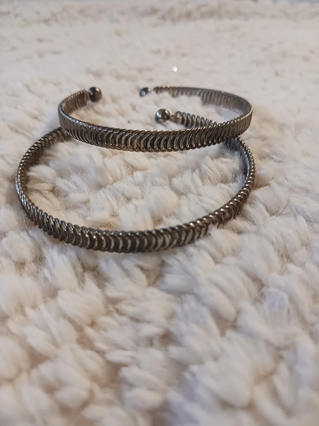 Set of 2 Silver Tone Bangles