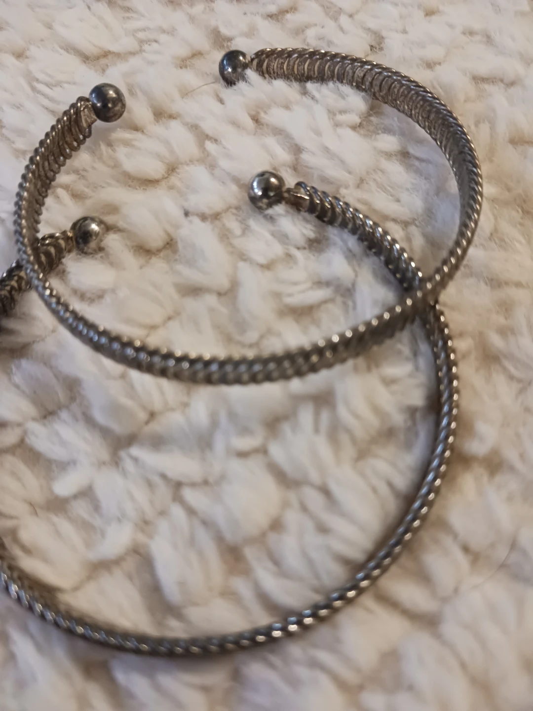Set of 2 Silver Tone Bangles - photo 2