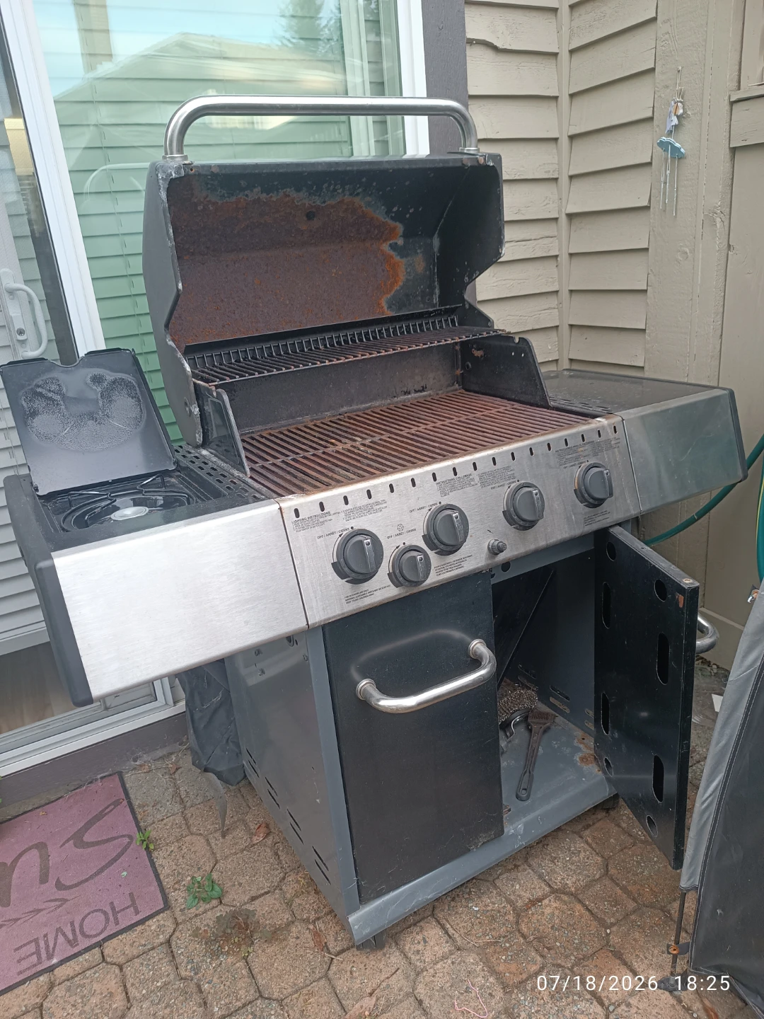 Broilmate 4-Burner Propane BBQ with Side Burner - photo 2
