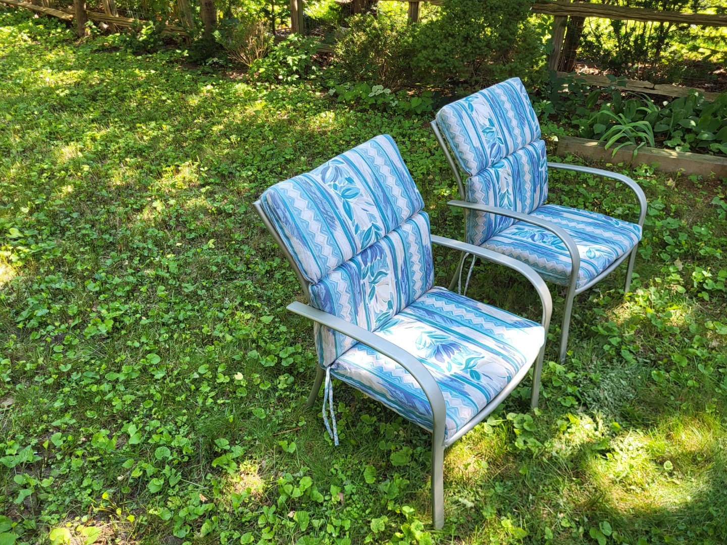 Set of 2 Patio Chairs with Blue Floral Cushions - photo 2