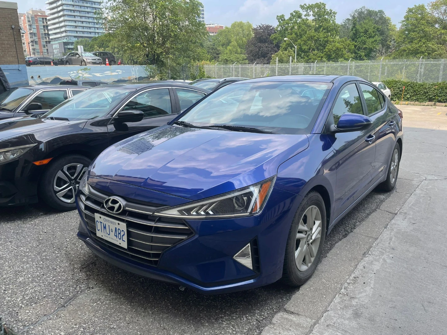 2019 Hyundai Elantra - photo 2