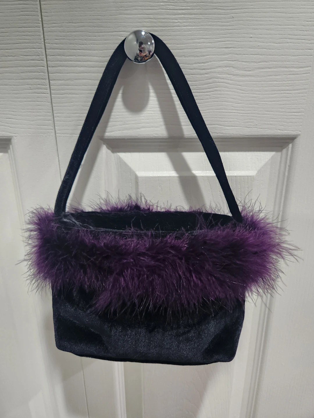 Y2K Rare Purple Feather Trimmed Black Handbag - photo 3