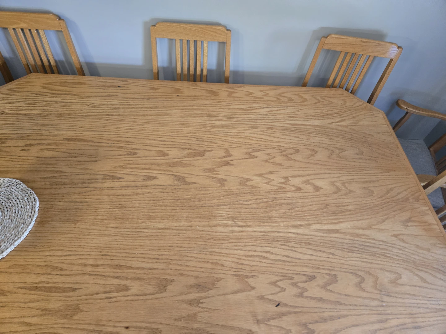 Light brown wood sturdy table - photo 2