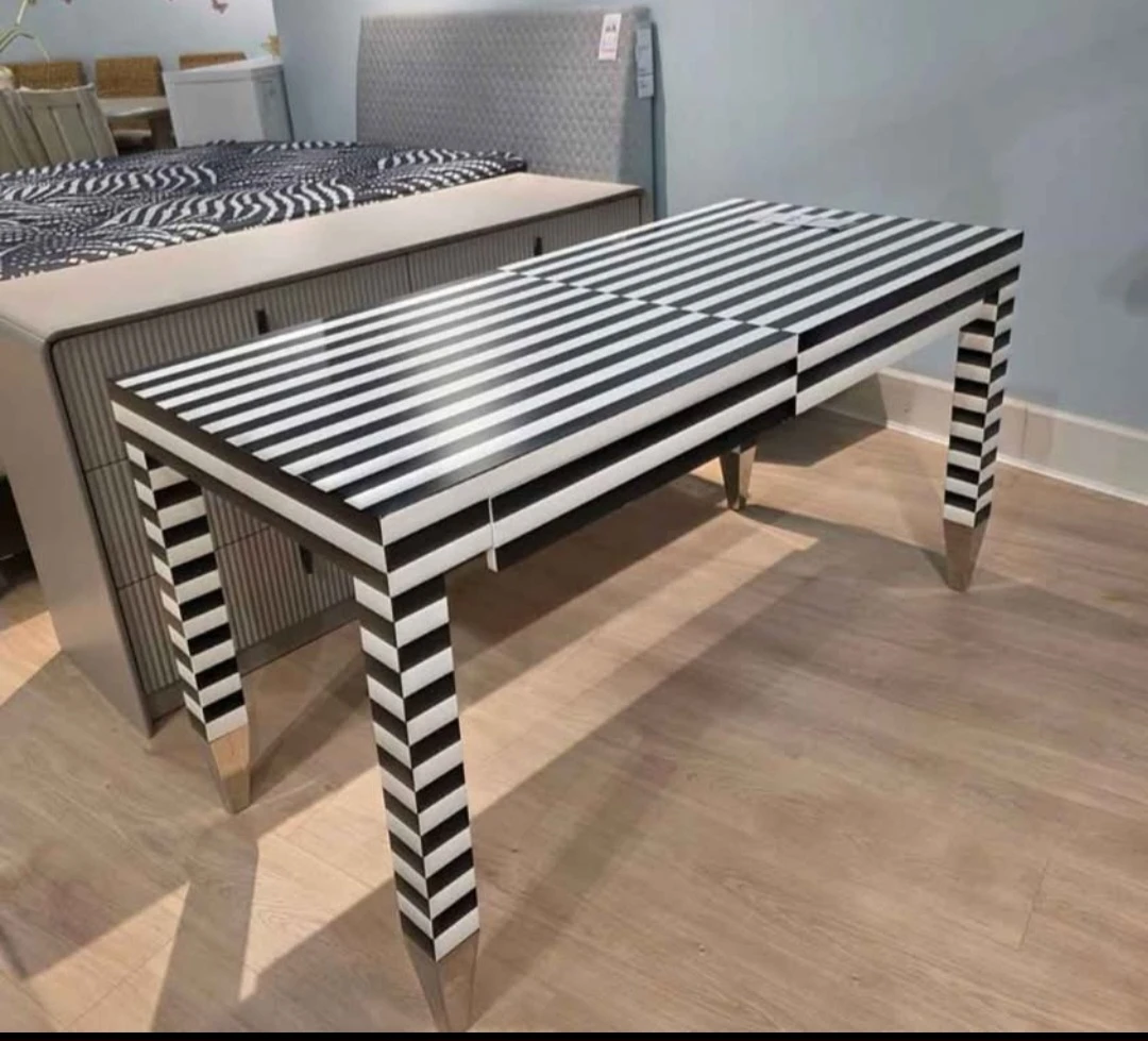 Black and White Striped Desk - photo 5