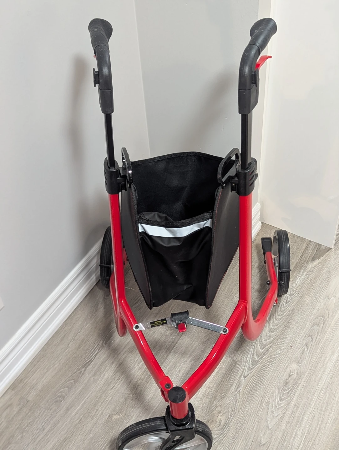 Drive Medical Nitro 3-Wheel Rollator Walker - photo 2