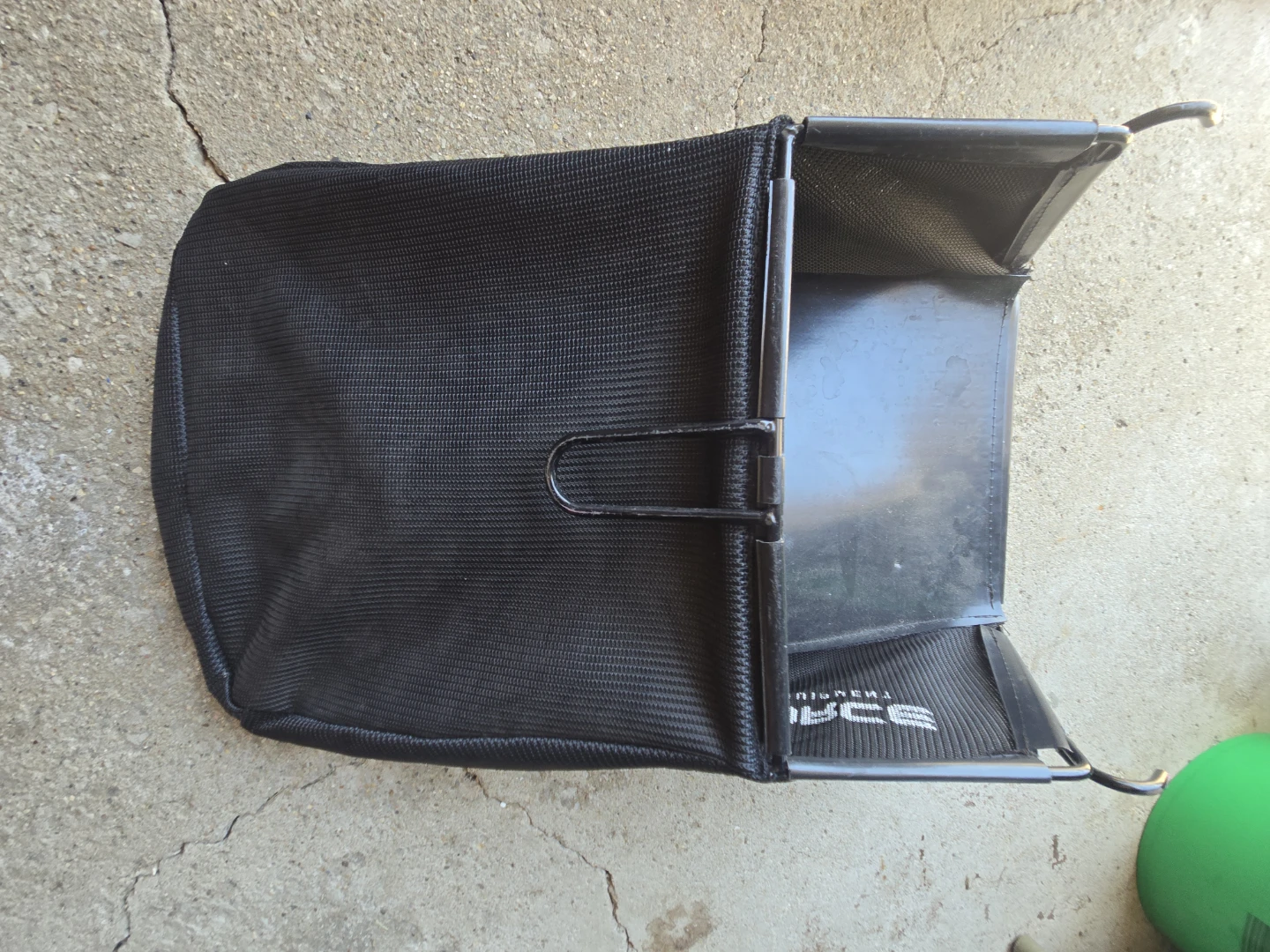 Yard Force Replacement Grass & Leaf Collection Bag Attachment - photo 2