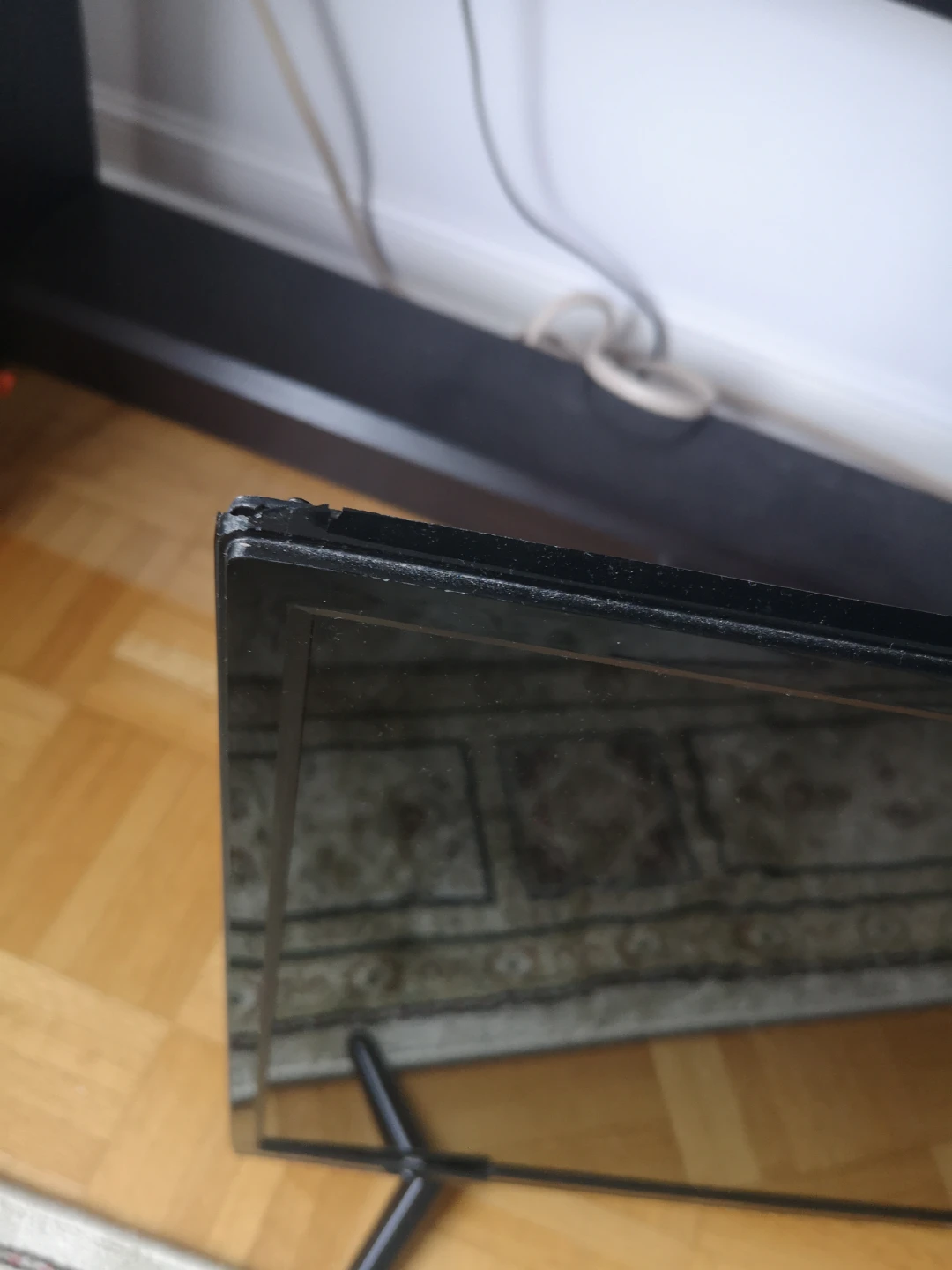 RCA 32-inch TV - photo 2