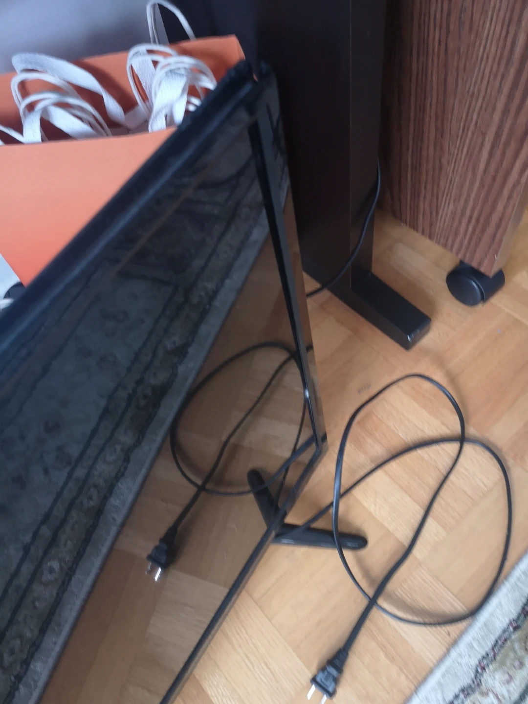 RCA 32-inch TV - photo 3