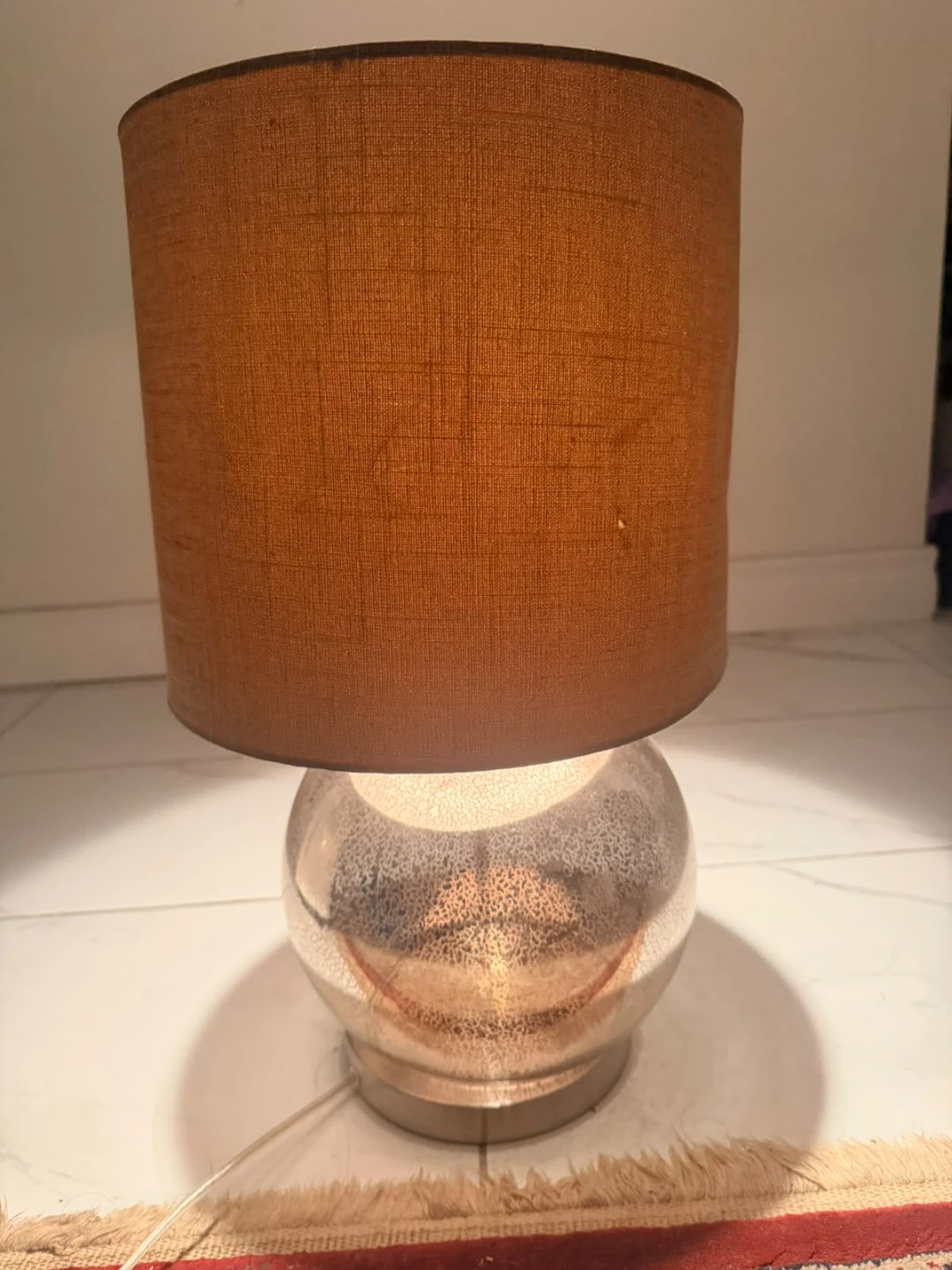 Table Lamp with Decorative Base - photo 3