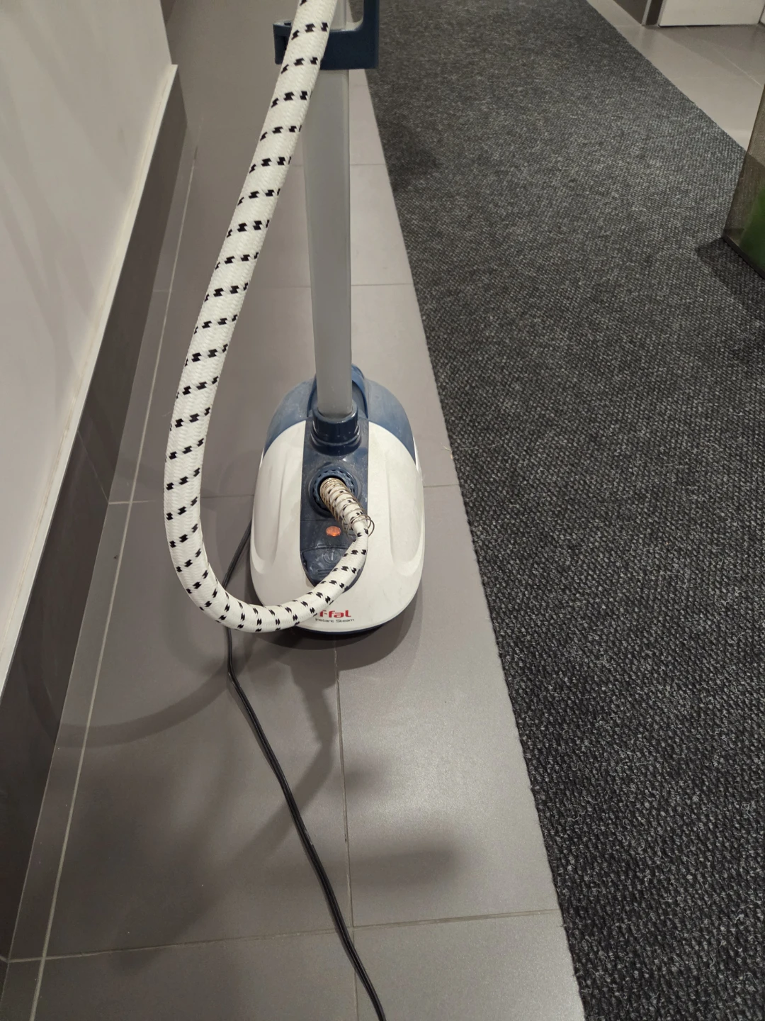 T-fal Instant Steam Garment Steamer - photo 2