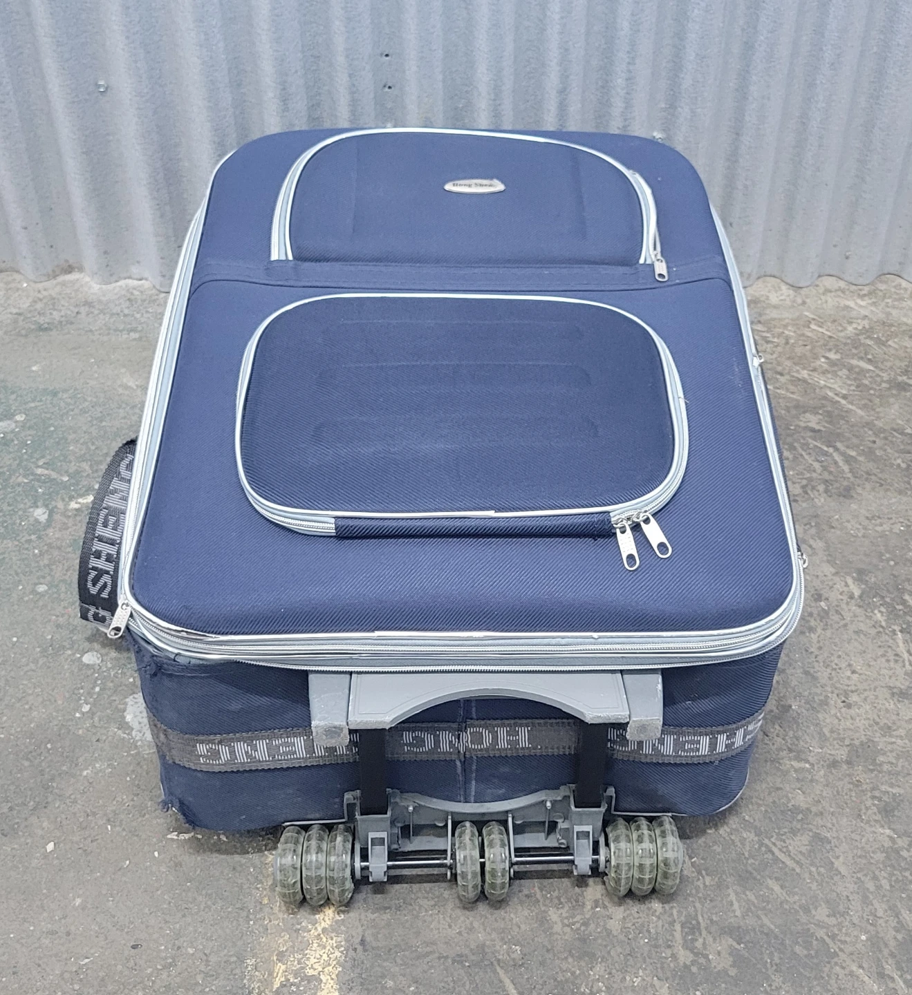 Suitcases - photo 4