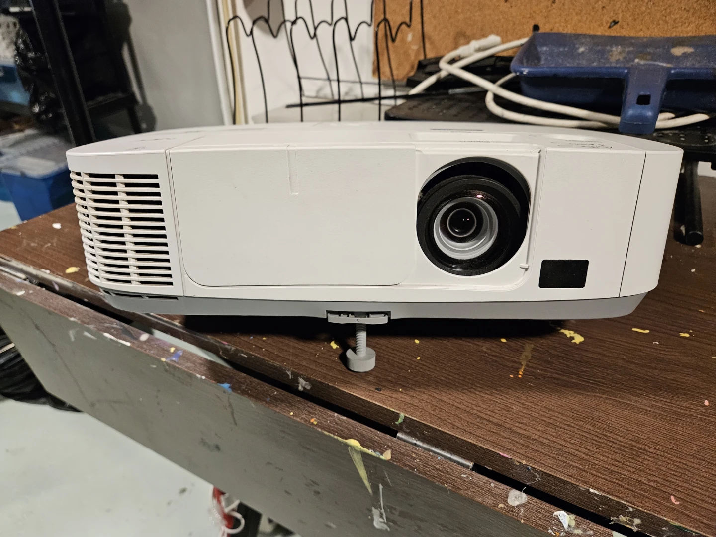Nec projector