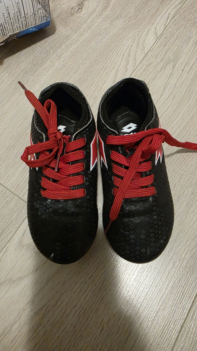 Lotto Youth Soccer Cleats Size 10