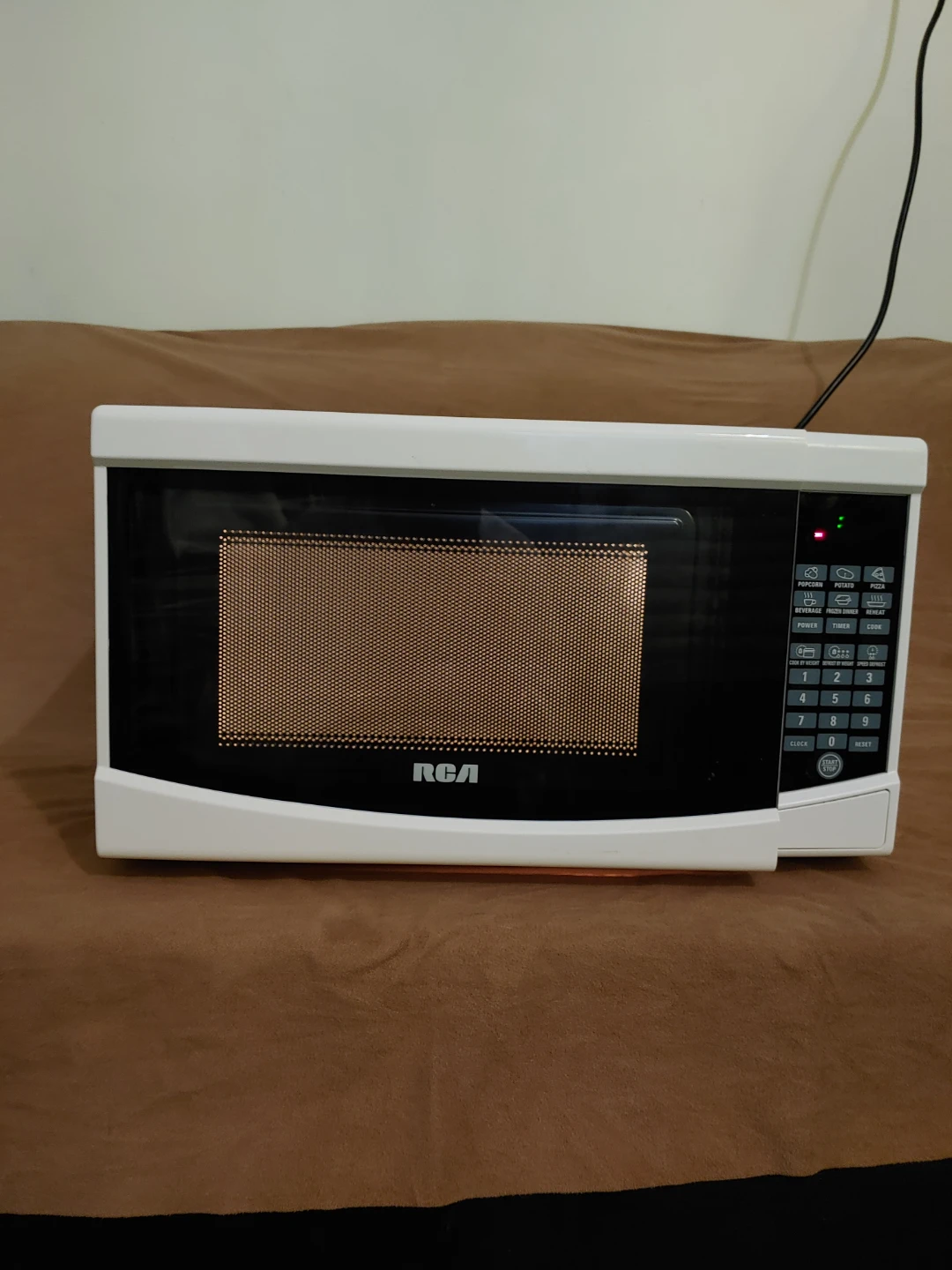 RCA White Microwave Oven - photo 2