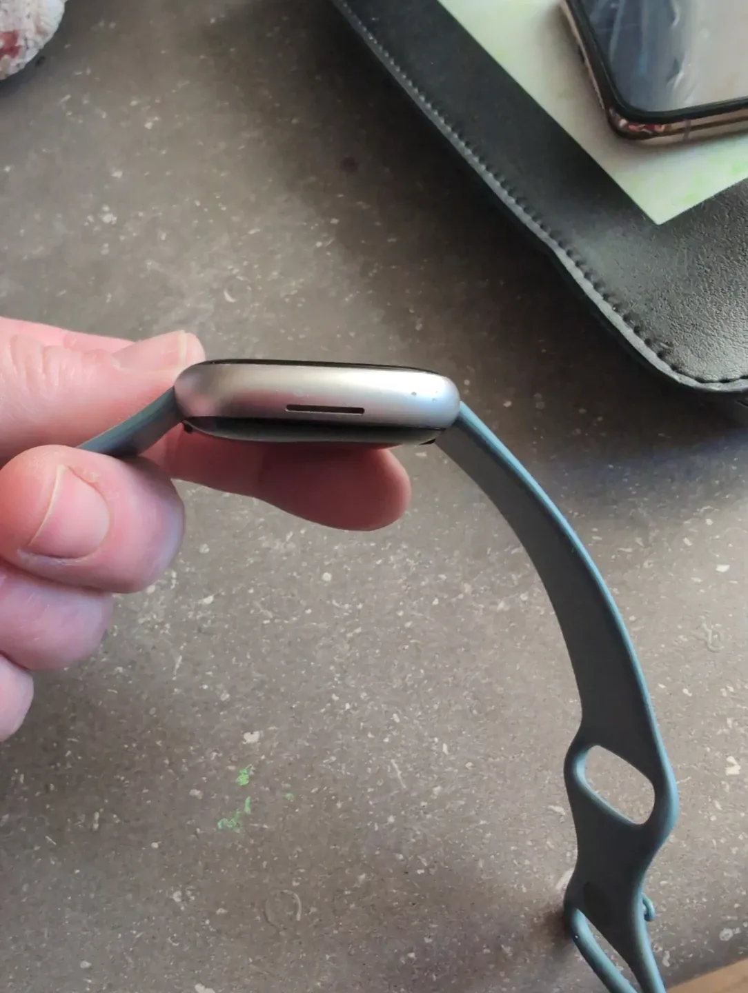 Fitbit Versa 4 Smartwatch - photo 3