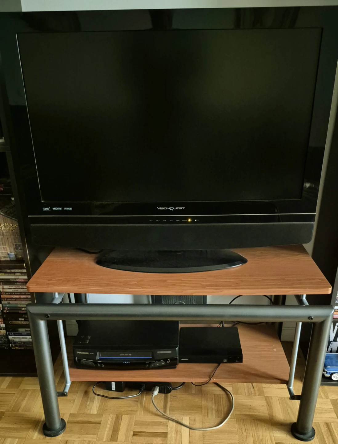 Vision Quest 37" Flat Screen LCD TV with Remote and TV Stand - photo 2
