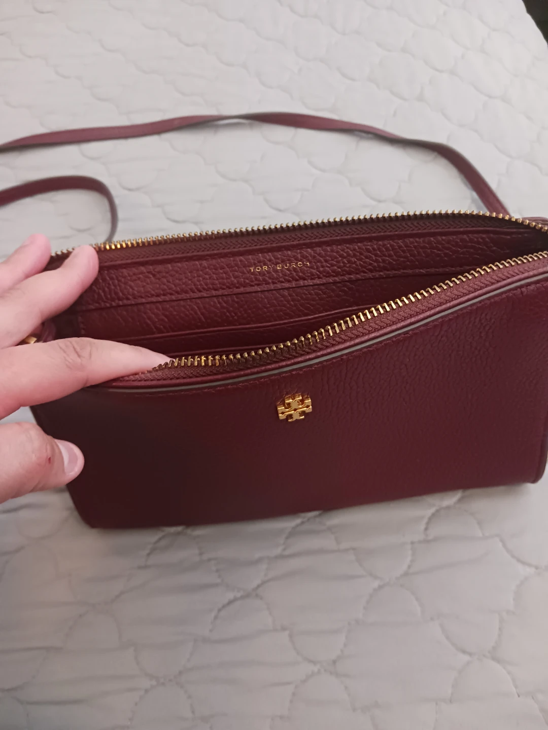Tory Burch Blake Slim Wallet Crossbody - Claret - photo 3