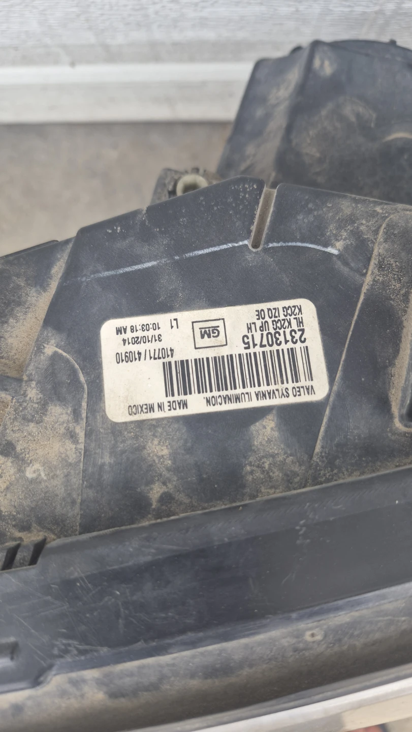 2015 GMC Sierra Headlights and Grille Assembly - photo 2
