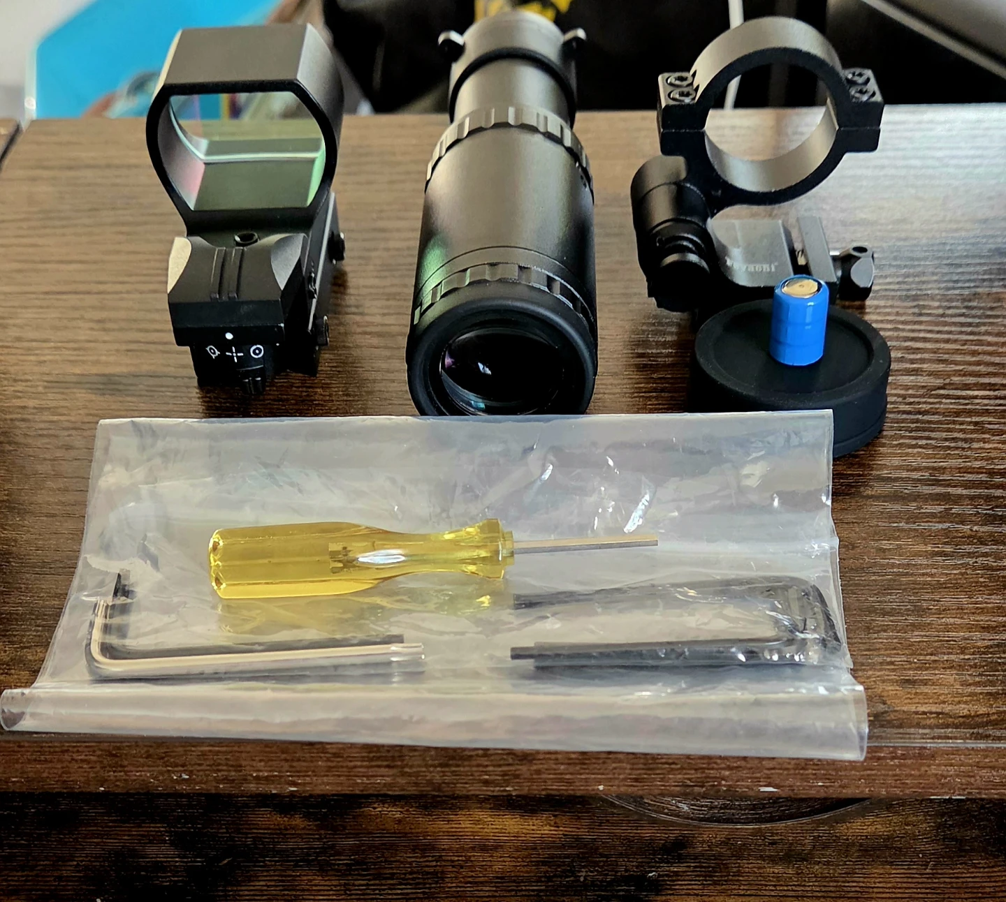 Feyachi M37 1.5X - 5X Red Dot Magnifier with RS-30 Reflex Sight - photo 2