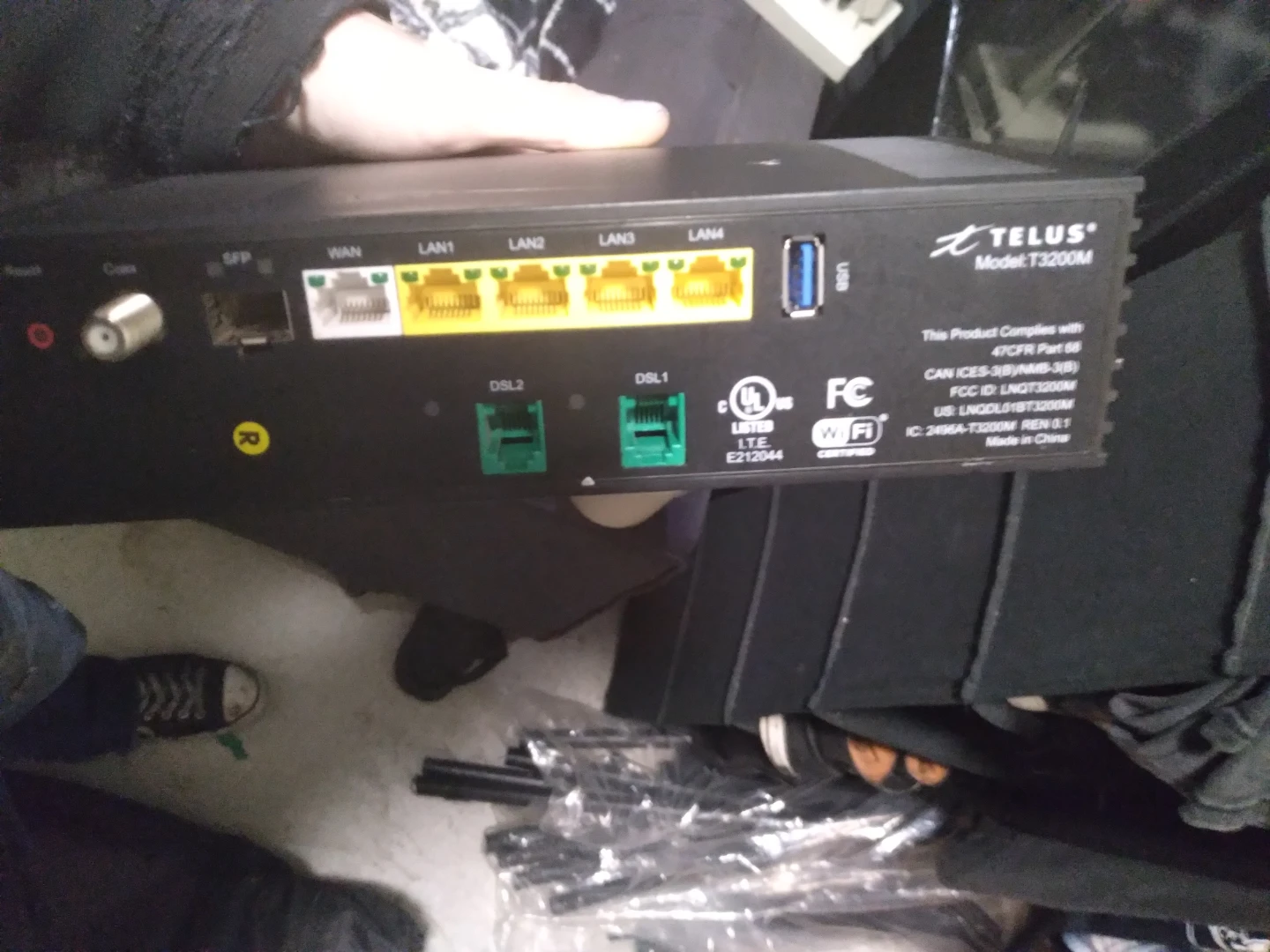TELUS Wi-Fi Modem - T3200M - photo 4