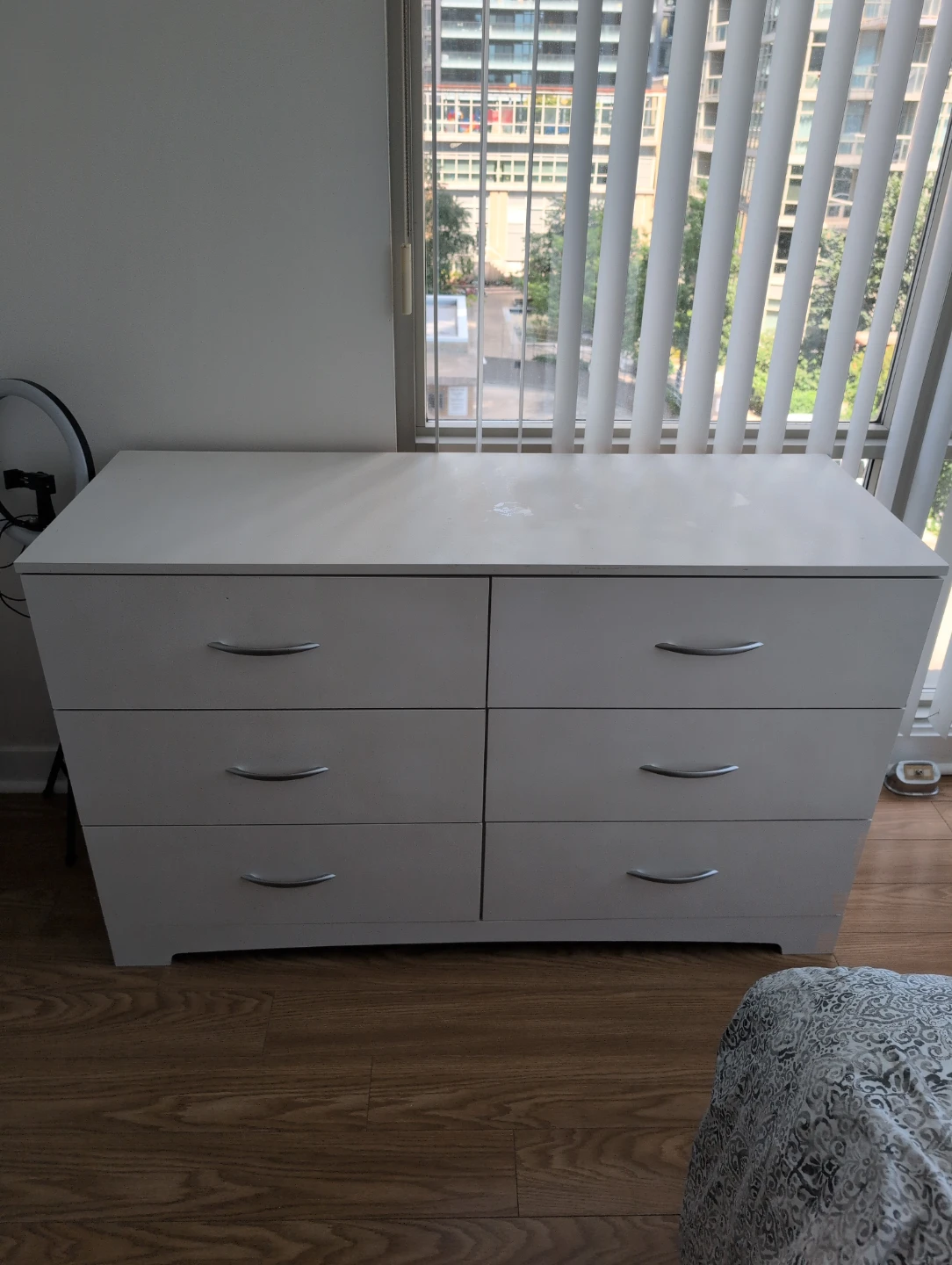 White 6-Drawer Dresser - photo 2