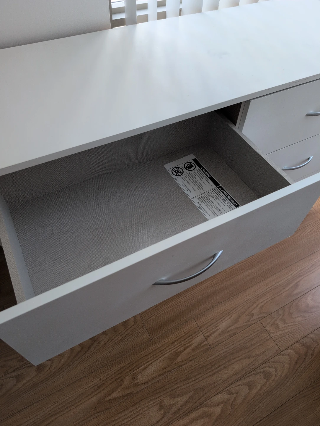 White 6-Drawer Dresser - photo 3
