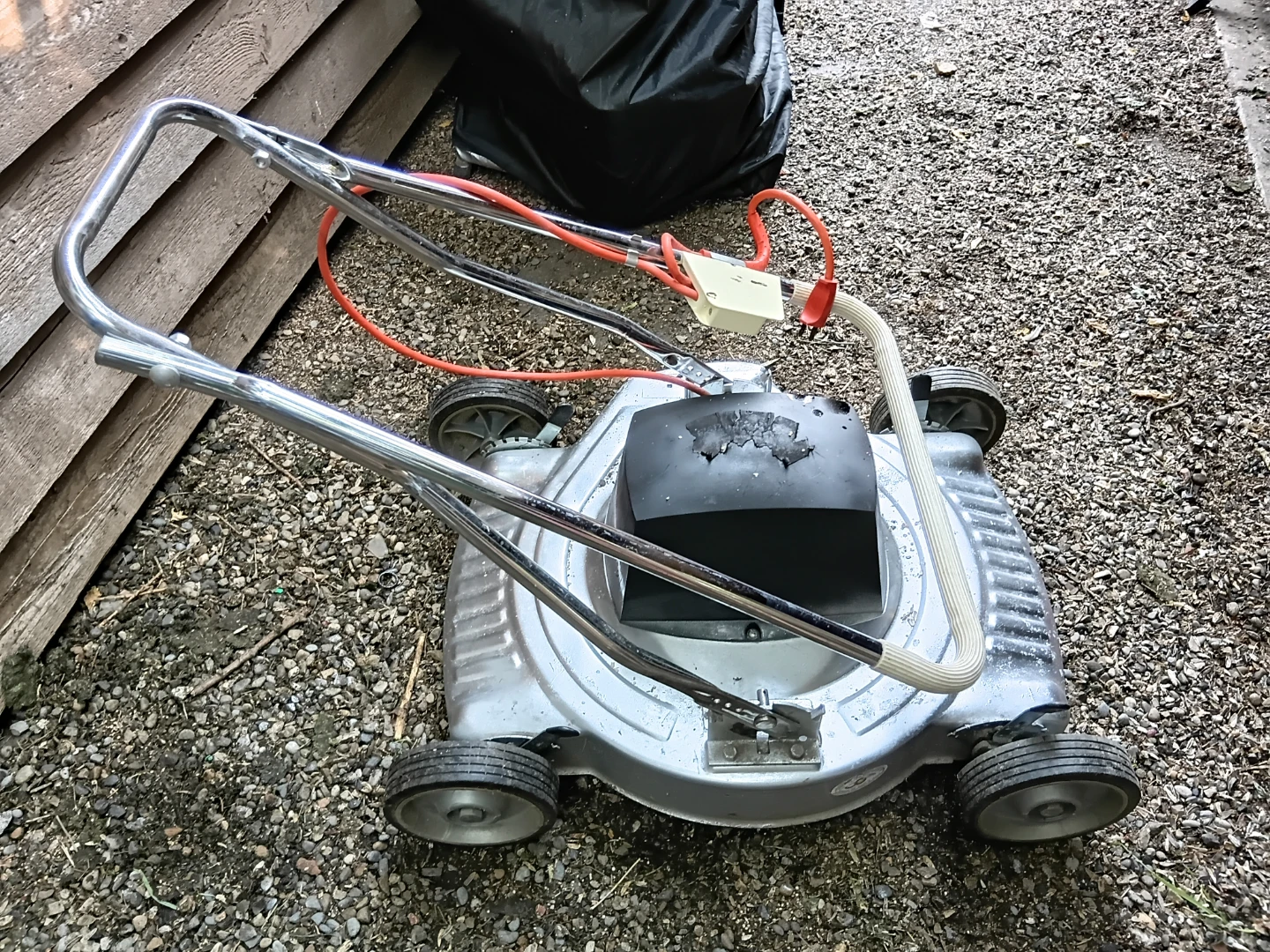 GE Compact 18" Electric Lawnmower - photo 5