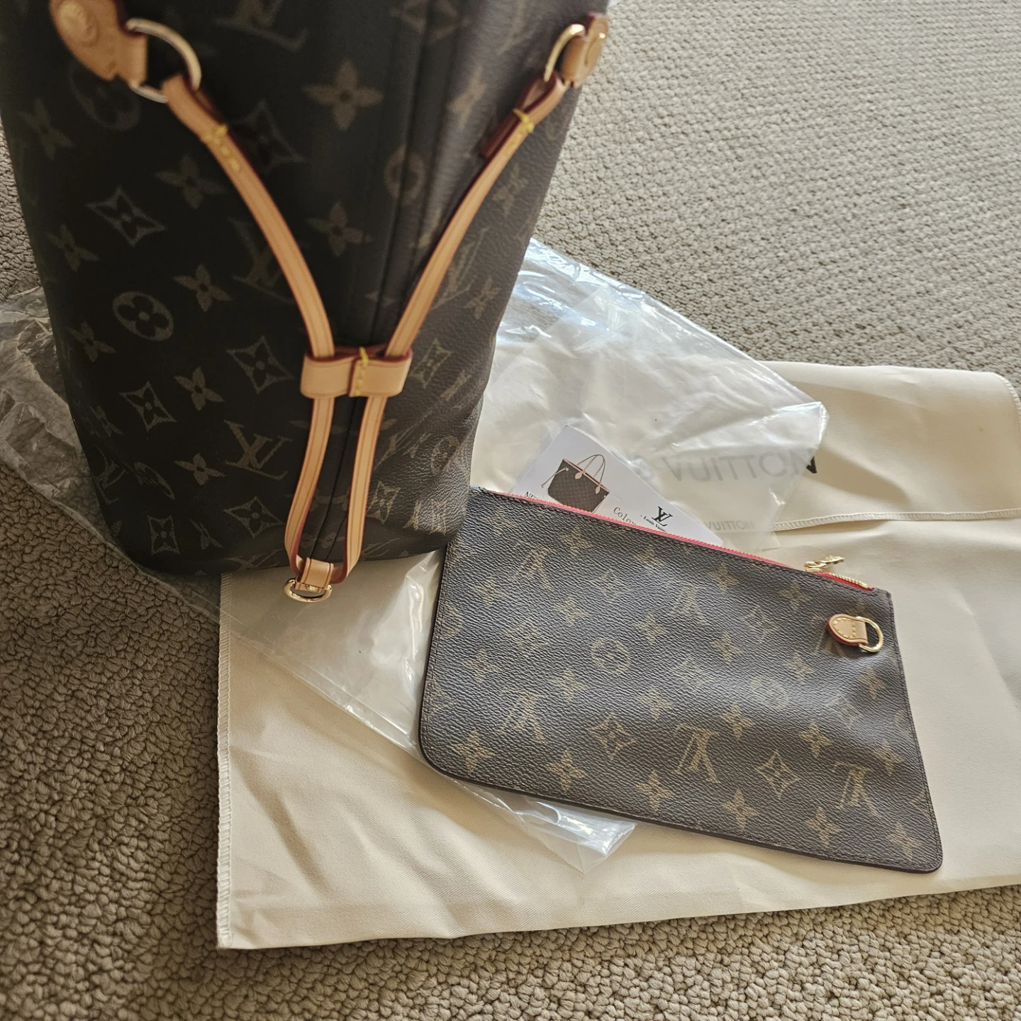 Louis Vuitton Neverfull MM Monogram Canvas Tote Bag with Pouch - photo 2