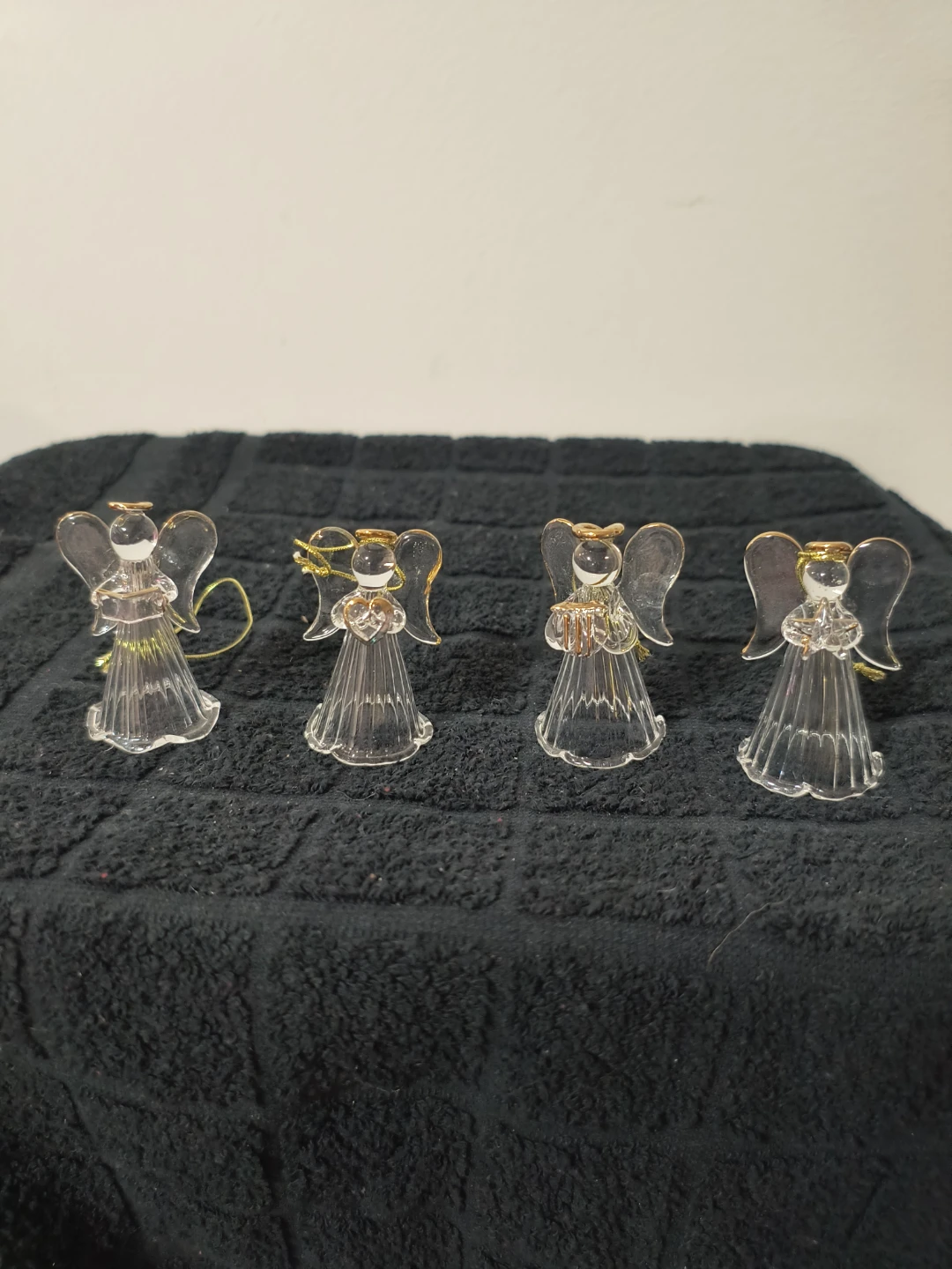 Glass Angel Gift Set - 4 Angels, 8 Place Cards - photo 3