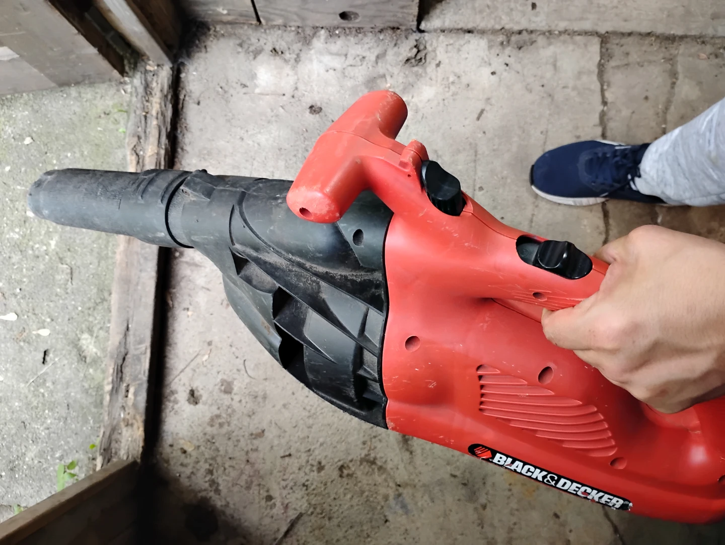 BLACK+DECKER Electric Leaf Blower - photo 2