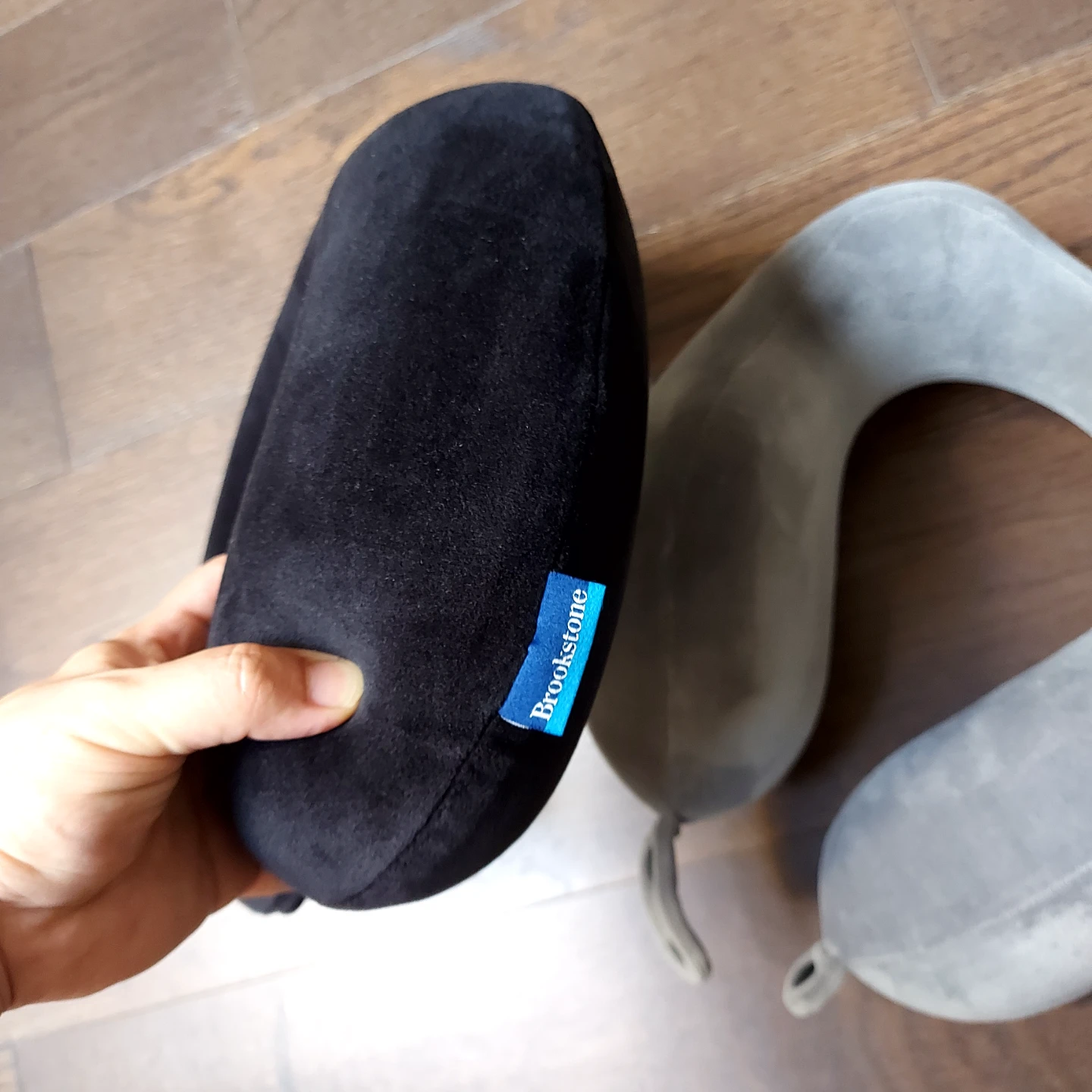 Brookstone Travel Neck Pillow - Black and Grey - photo 3