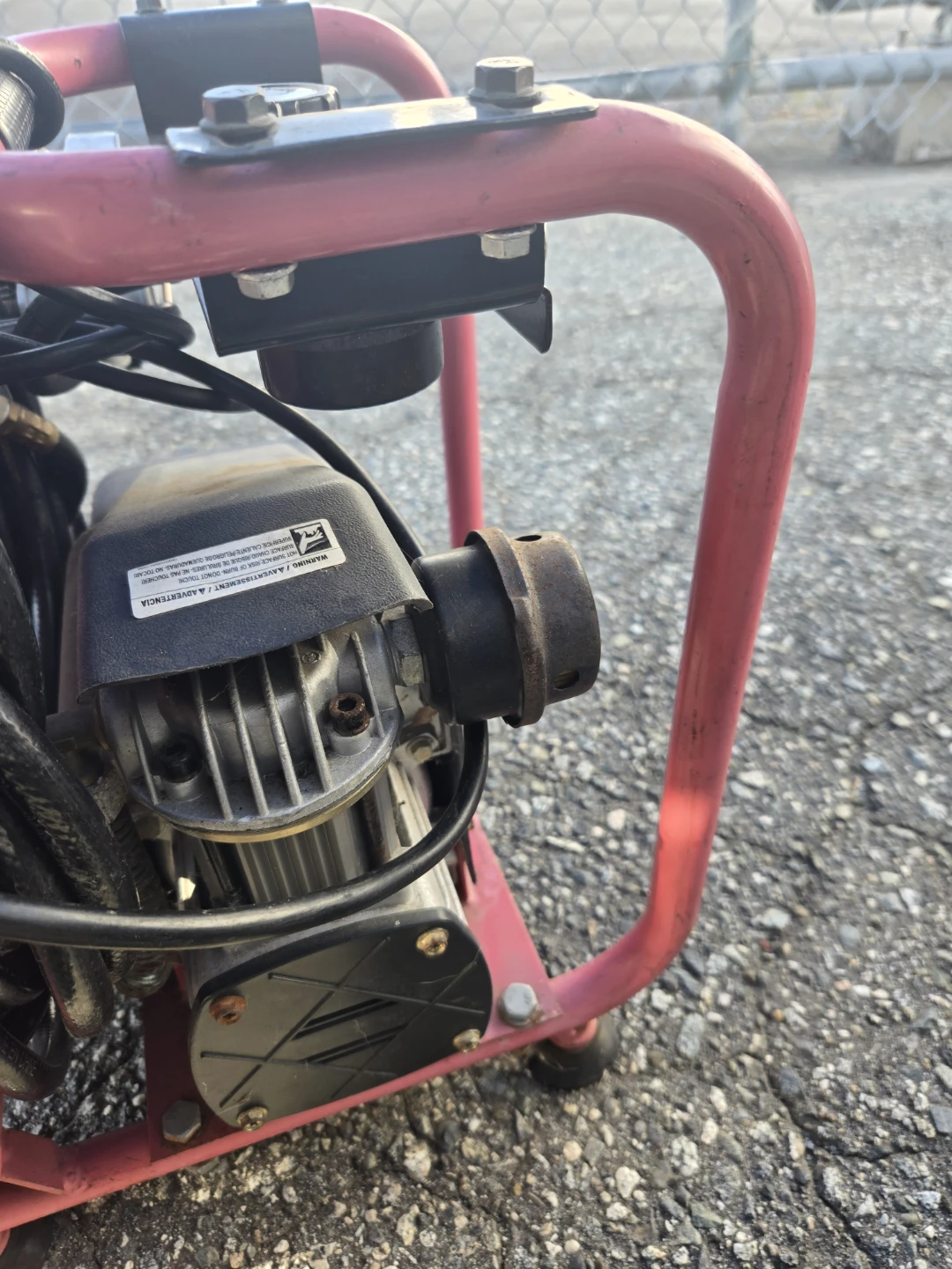 Husky TAW-1512T 3 Gallon Oil-Free Air Compressor - photo 3