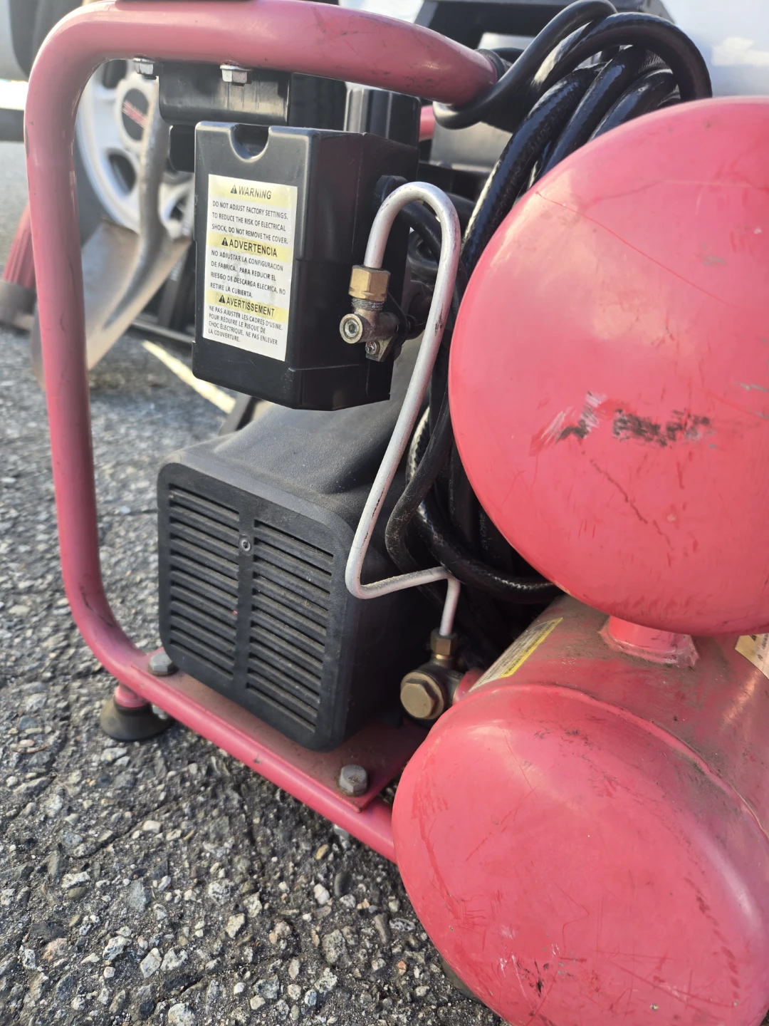Husky TAW-1512T 3 Gallon Oil-Free Air Compressor - photo 4