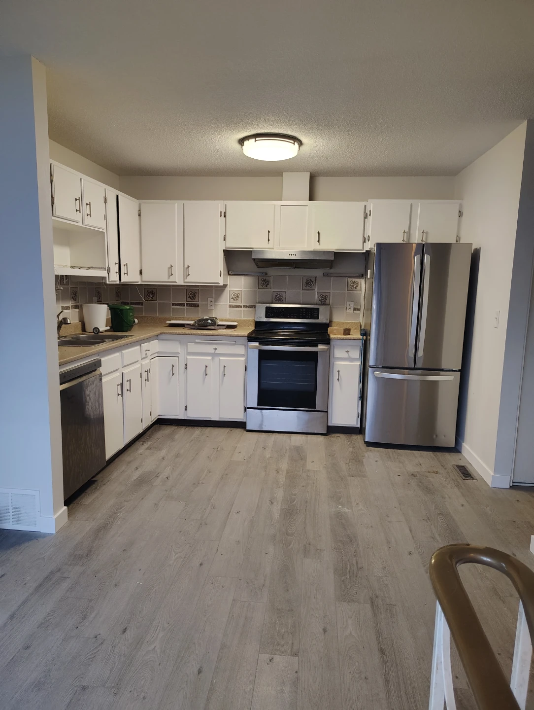 5 bedrooms, 2 bathrooms. House for rent - photo 3