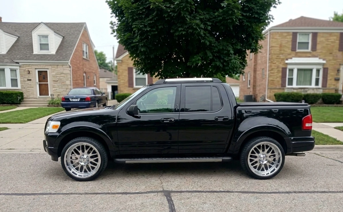 Ford Explorer sport trac limited edition showroom clean