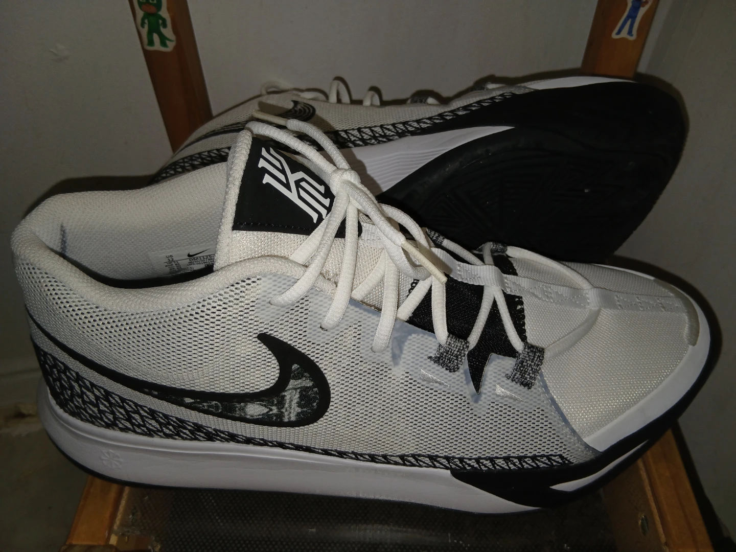 Nike Kyrie Low 5 Men's Basketball Shoes - photo 2