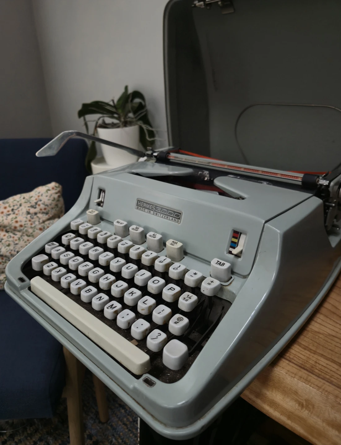 Hermes 3000 Typewriter - photo 2
