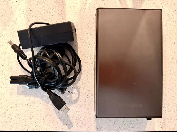 Samsung STORY External Hard Drive - photo 2