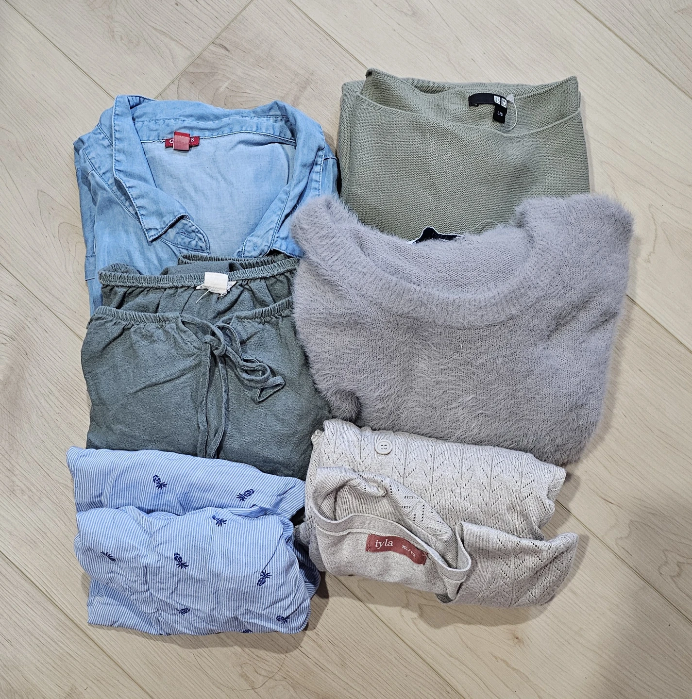 Bundle of 6 Women's Tops - Various Brands and Sizes