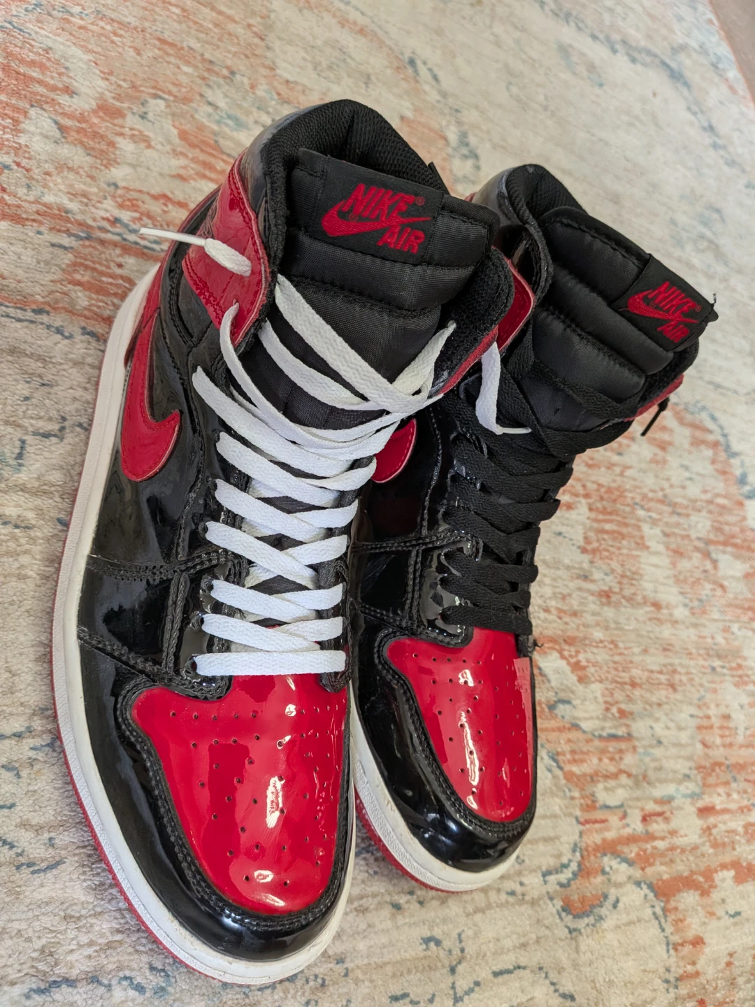 Jordan 1 high og shinny red