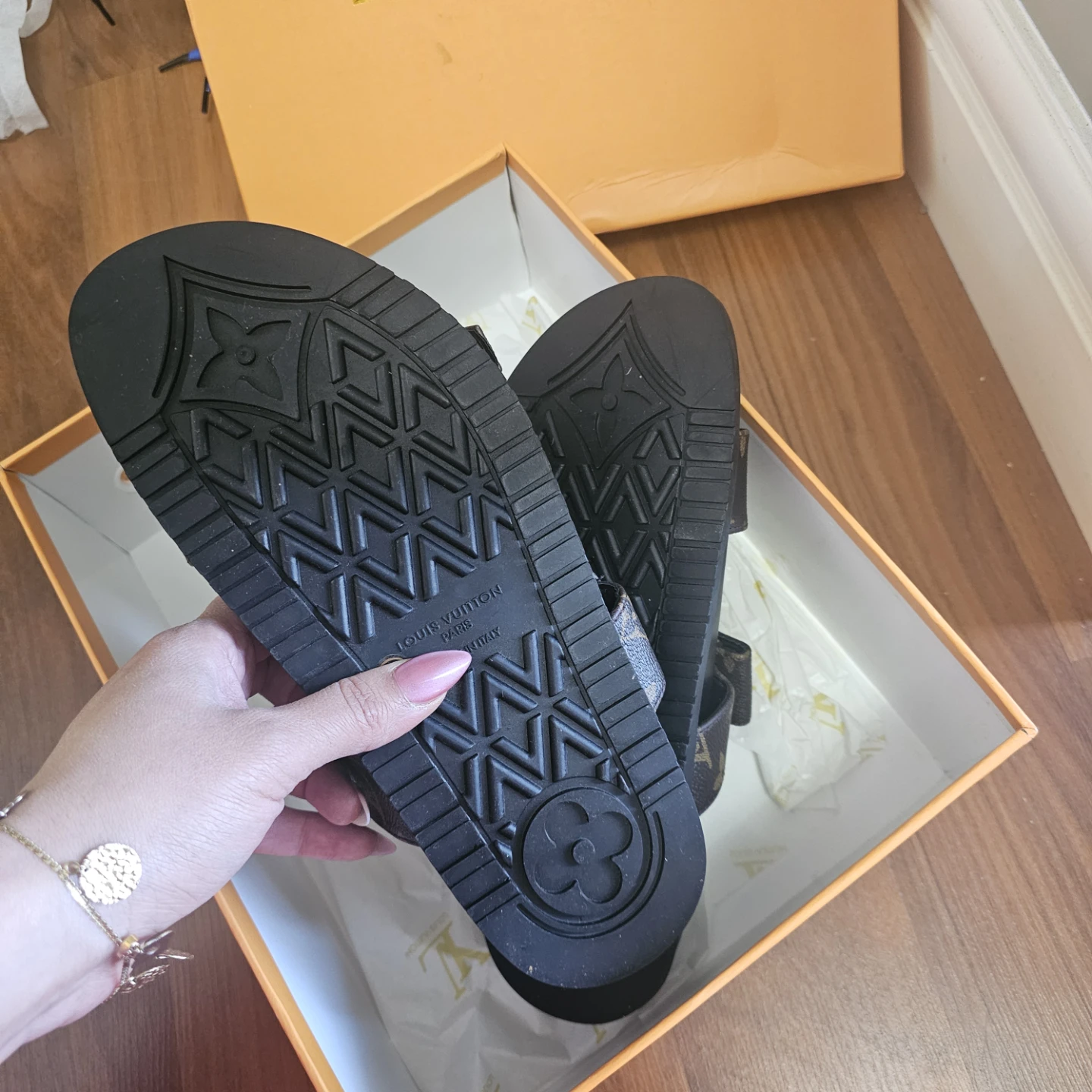 Louis Vuitton Monogram Slides - photo 2